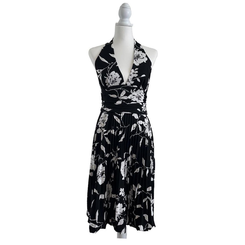 ⭐️CACHE - NWT BLACK AND WHITE FLORAL DRESS⭐️